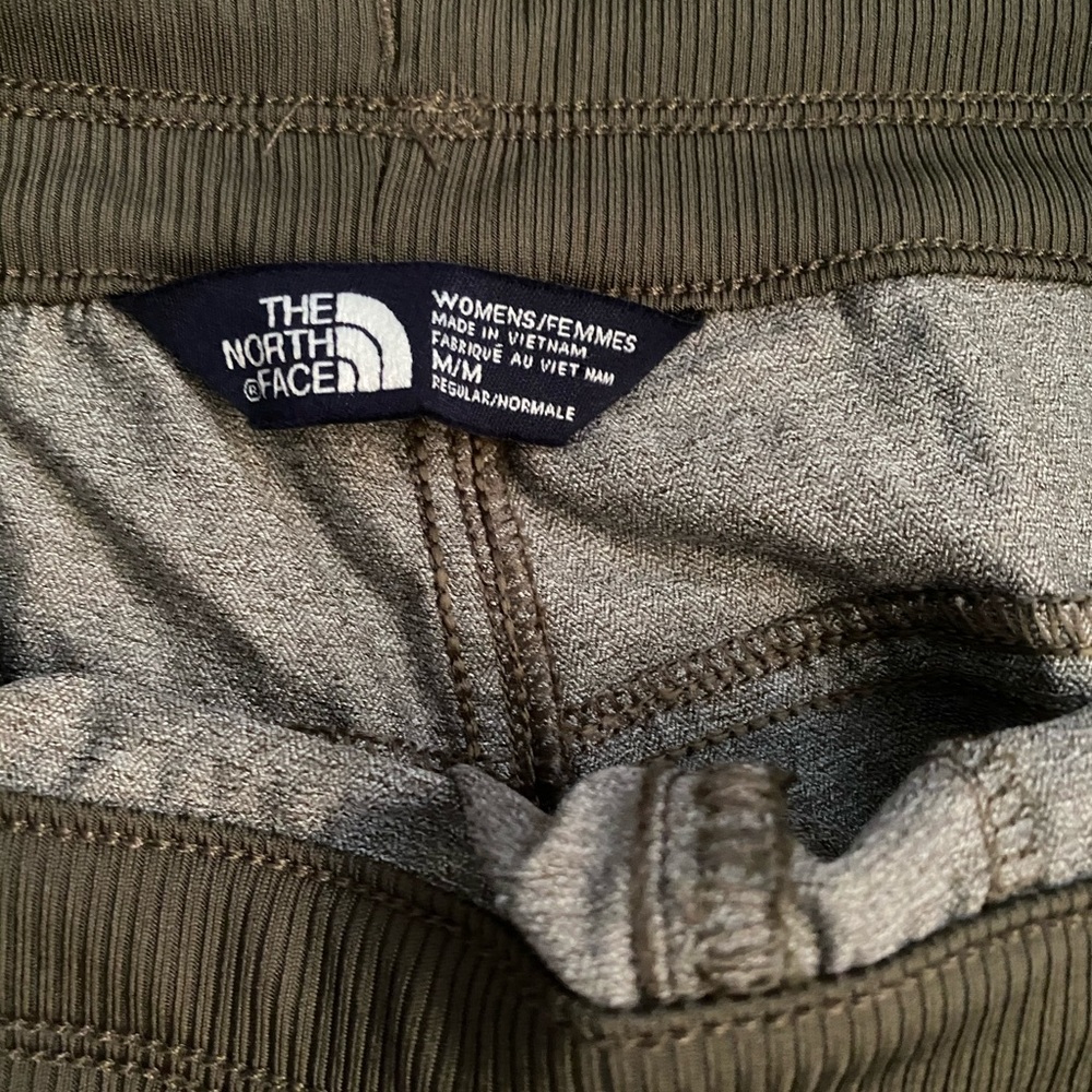 THE NORTH FACE SHORTS - Picture 3 of 7